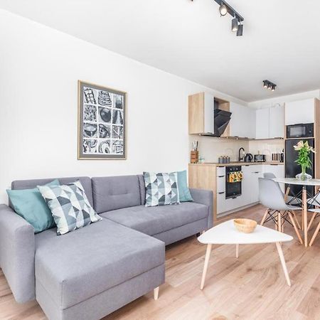 Modern Riverside Apartment With Free Parking Space 슈체친 외부 사진