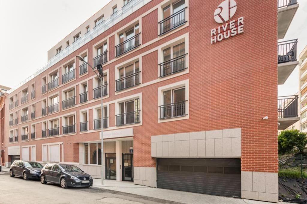 Modern Riverside Apartment With Free Parking Space 슈체친 외부 사진